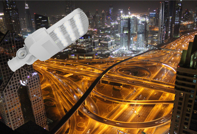 Energy Saving 3000K LED Roadway Light Fixtures Type Ⅲ 80*150° Beam Angle