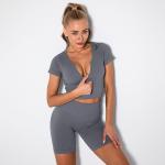 Seamless knitted fitness pants in a tight yoga suit