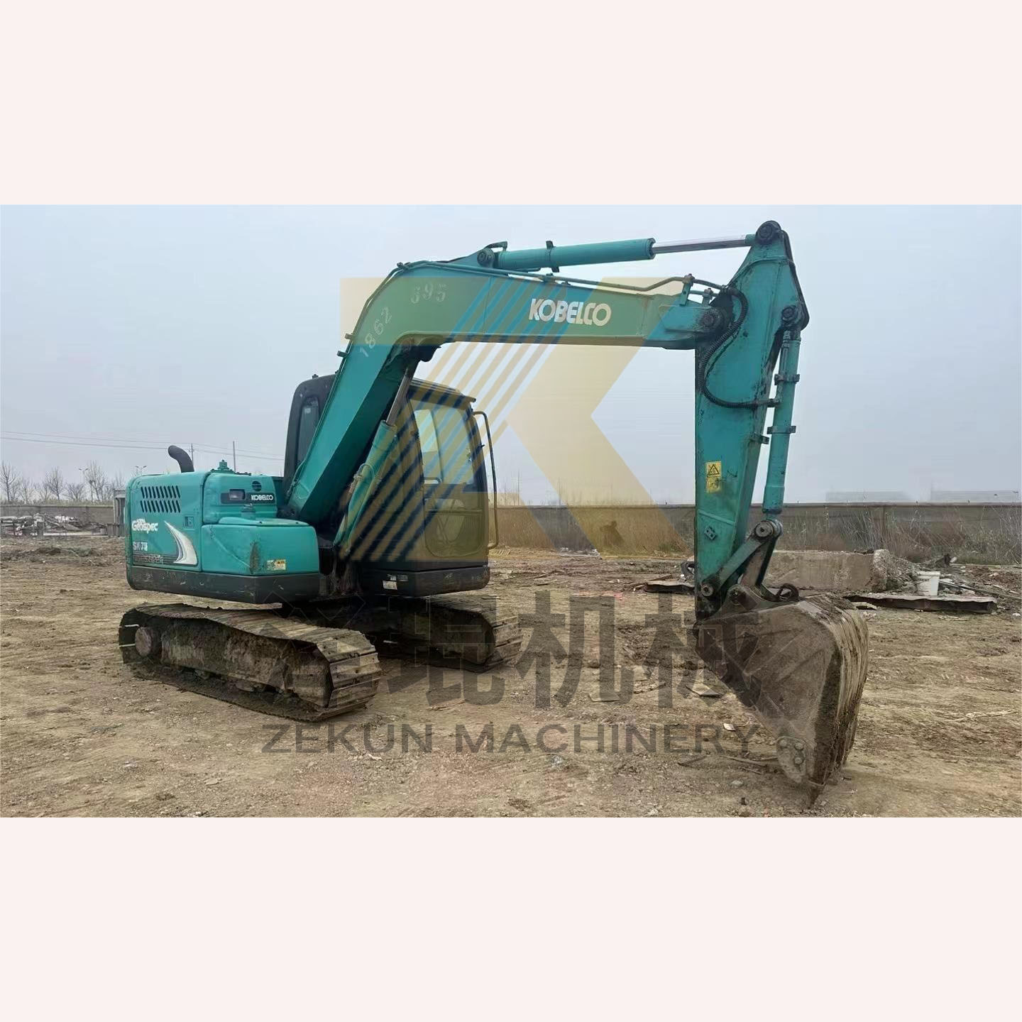 0.4m3 Bucket Capacity 2017 Used Kobelco 907 E307D Sk75 Sk75-11 Excavator in Shanghai