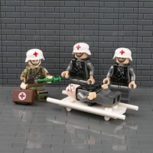 Quality WW2 military British German soldier mini figure accessories helmet medical suitcase building block wholesale