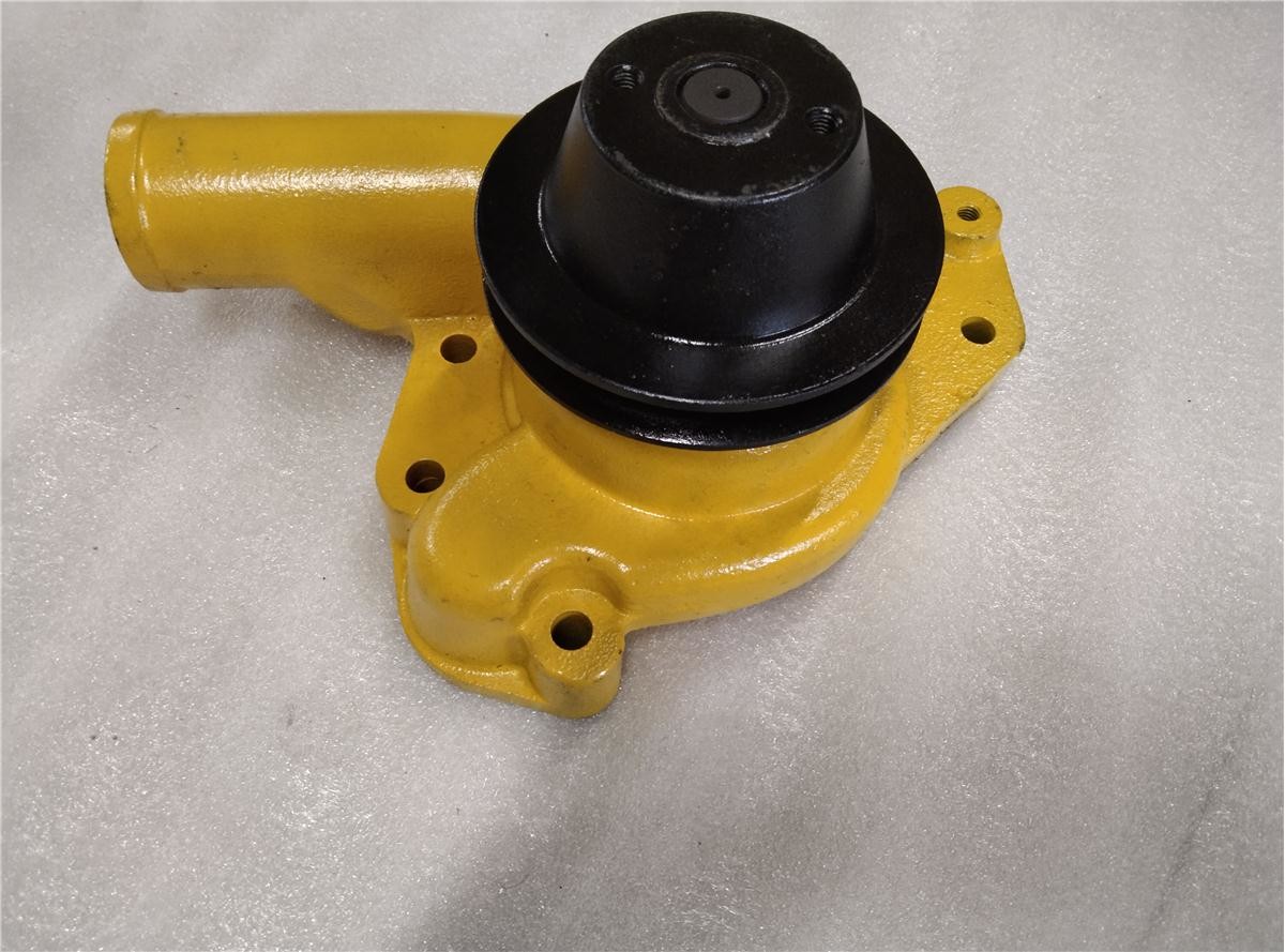 6D105 Engine Water Pump 6136-62-1102 For PC200-3