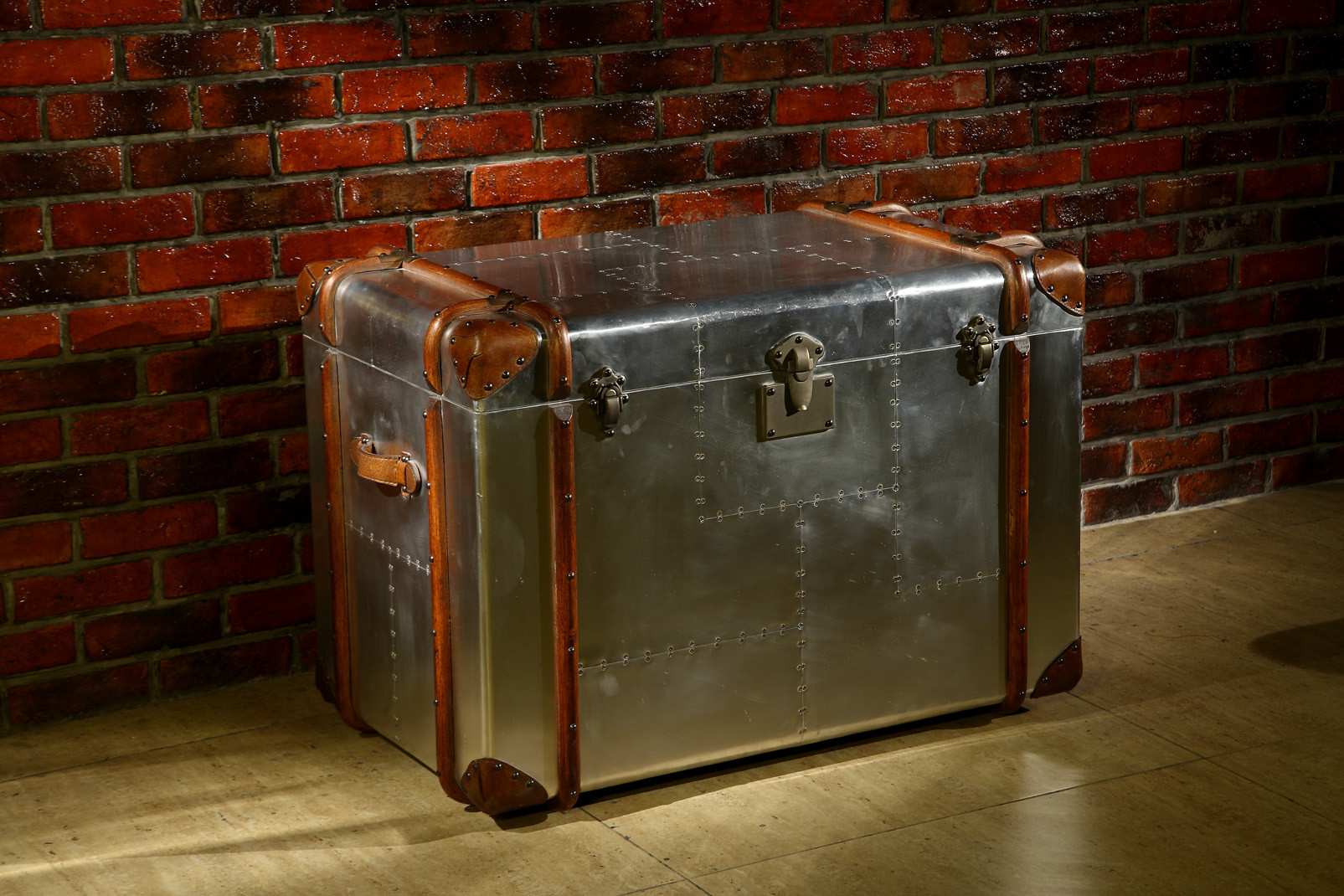 Antique Retro Decorative Storage Chest , Large Decorative Leather Trunks Copper Lock