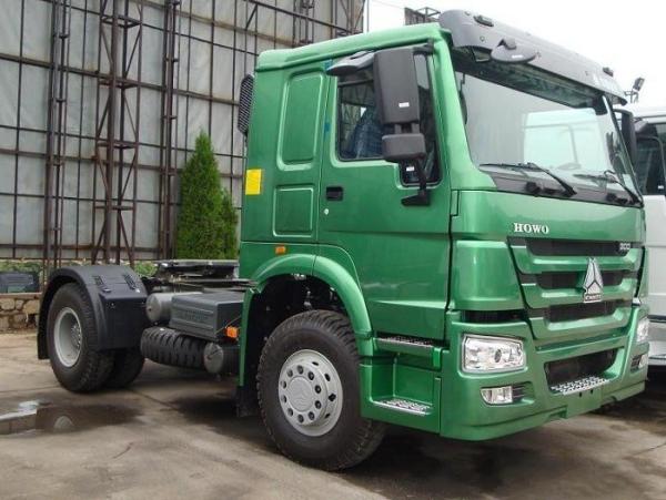 RHD Howo Tractor Head Truck 30 Tons 4X2 6 Wheeler Sinotruk 290hp Trailer Truck