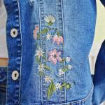 Fancy Embroidery Jeans Coat For Women , Stretch Ladies Blue Denim Jacket