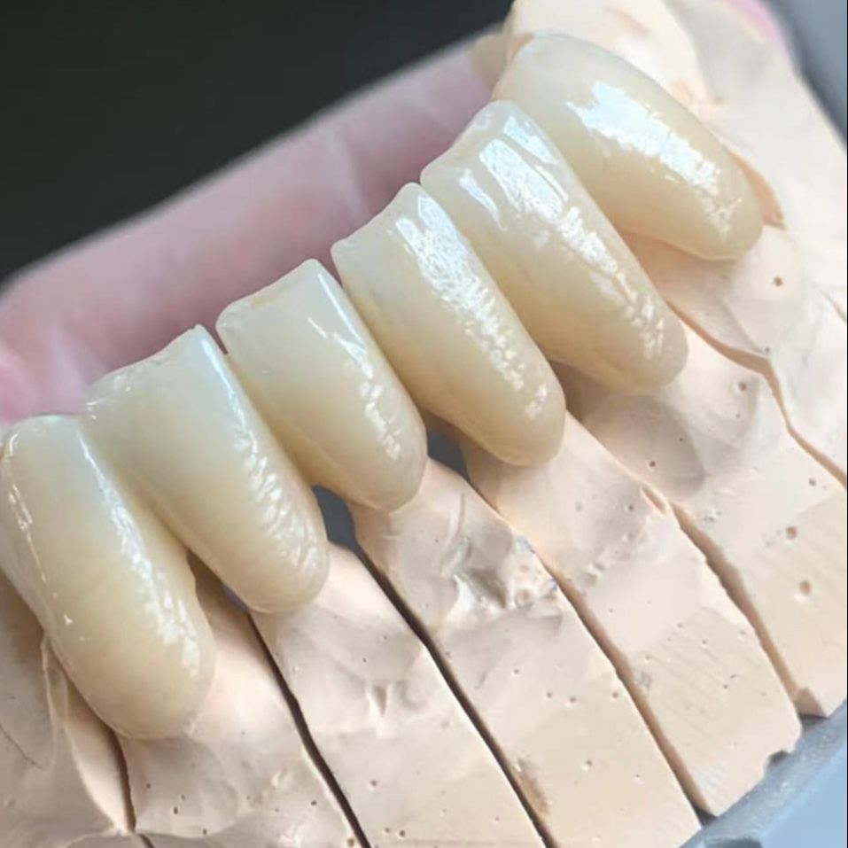 900Mpa SHT Multilayer Zirconia Disc For Dental Implants Dental Consumables