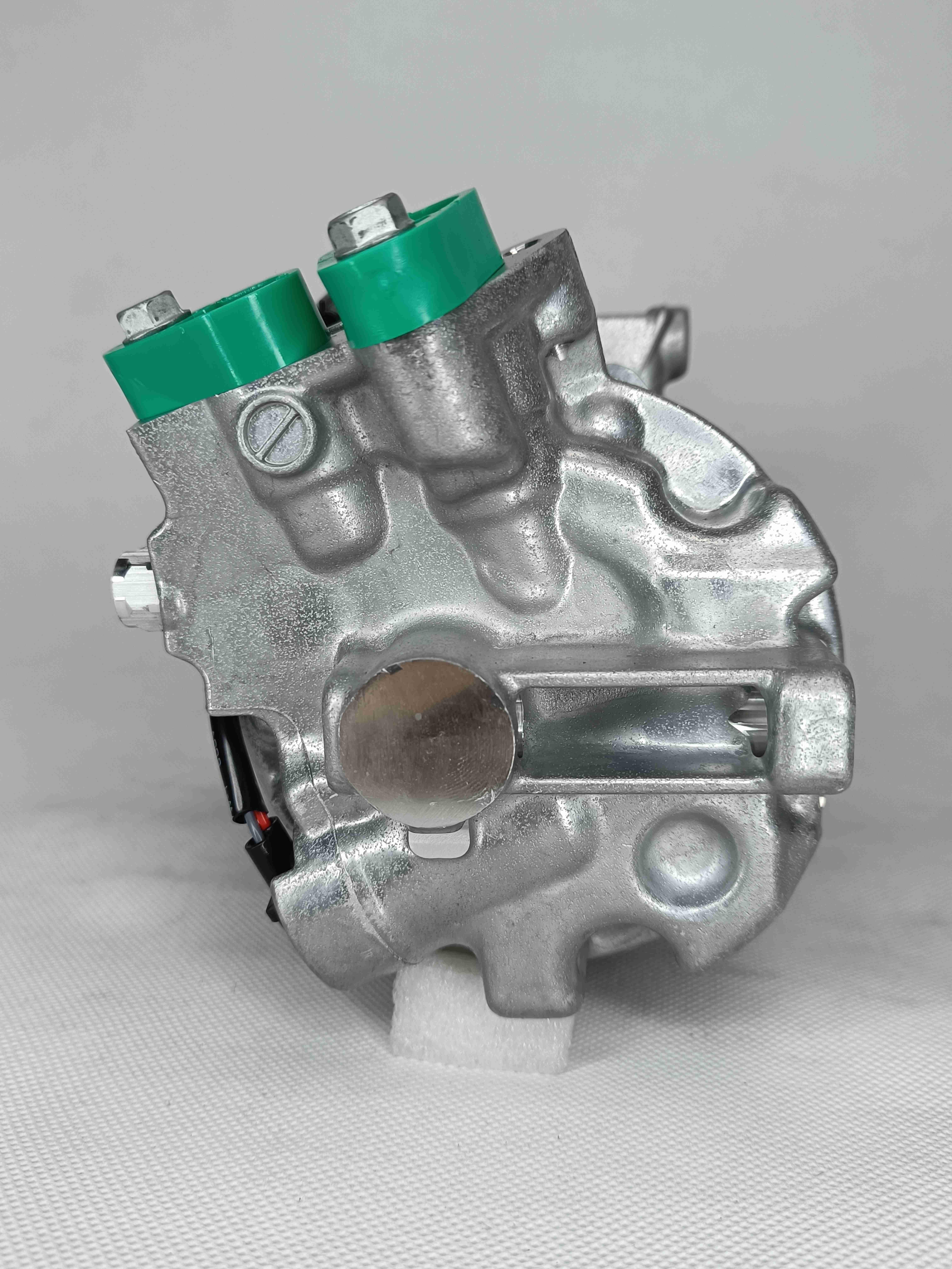 Car AC Compressor Assembly For Nissan X-TRAIL 2.0 OEM 926004BA0A