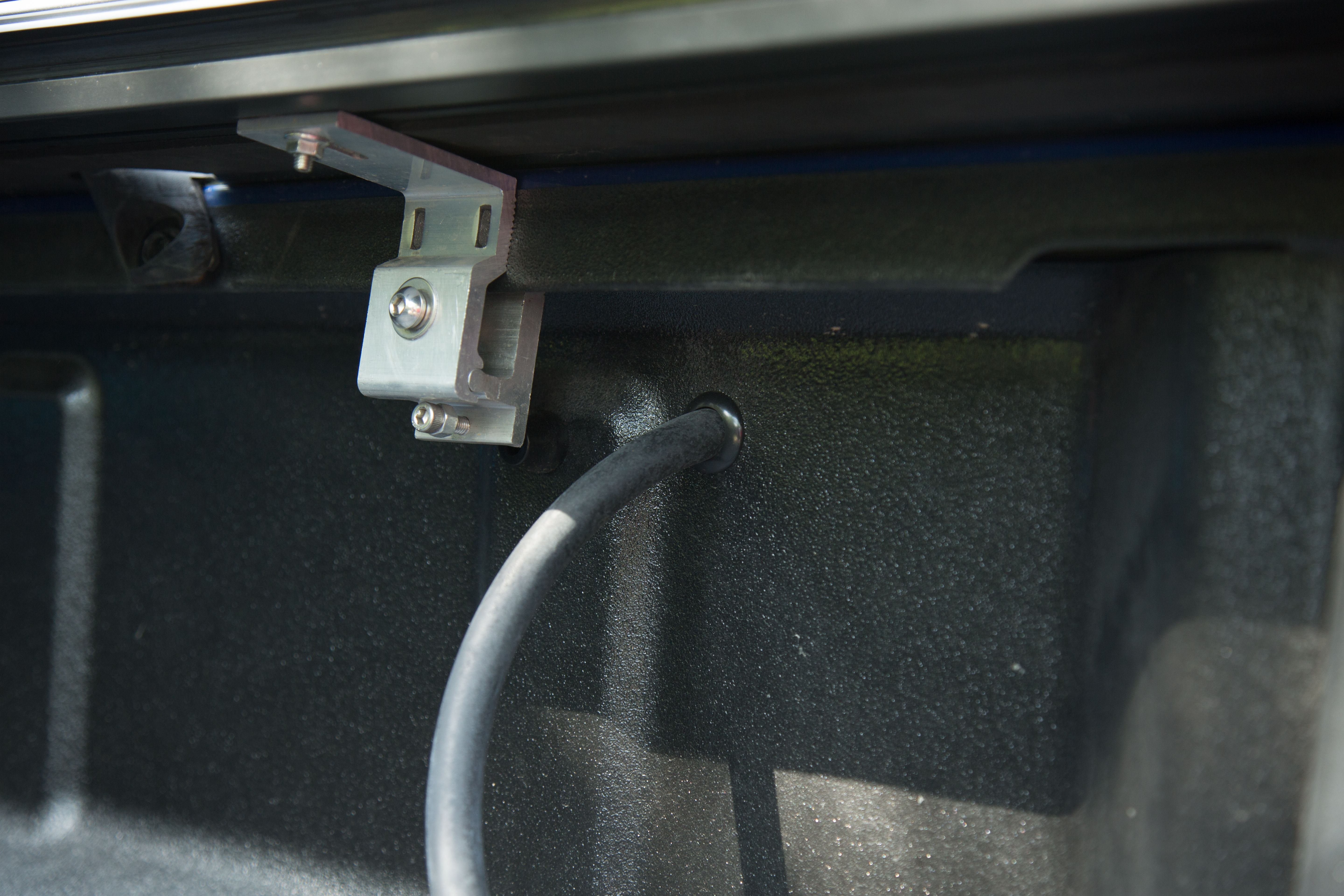 Hard Type Canopy Roller Shutter for Mitsubishi Triton Locking Waterproof Retractable