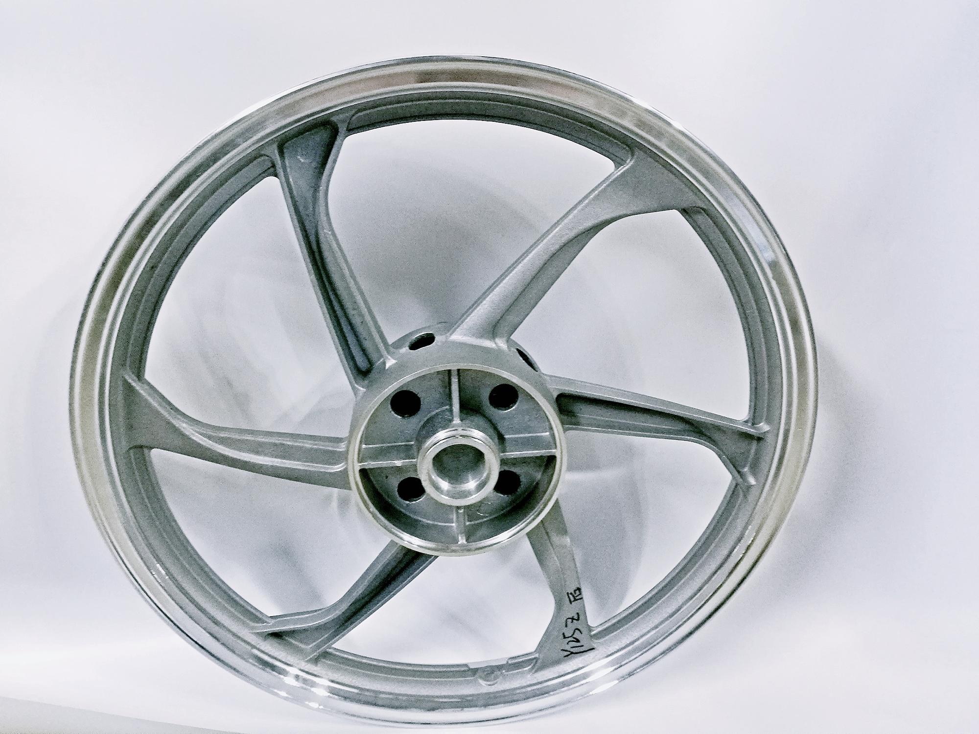 Aluminum Alloy Bajaj Three Wheeler Parts / 6 Holes Motorcycle Spoke Rim