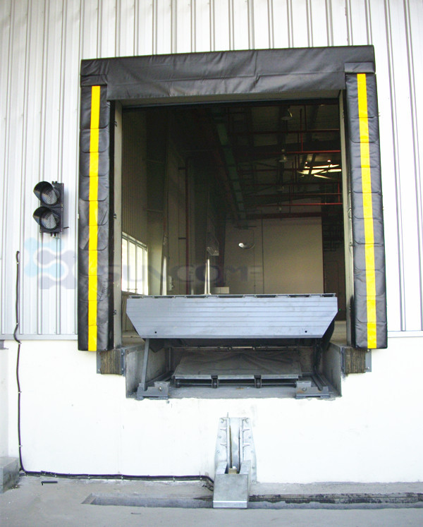 Bottom Triangle Pad Sponge Inflatable Dock Shelter Customized