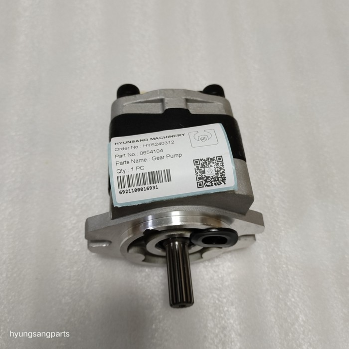 Hyunsang Excavator Parts Gear Pump 0654104 0768218 4207627 For EX40U