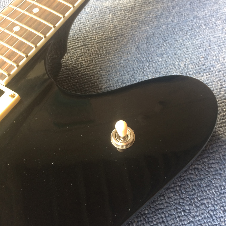 High quality custom electric guitar, rosewood fingerboard, black electric guitar,Tremolo system