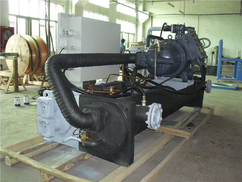 130ton Industrial Water Cooled Wide Application Screw Chiller