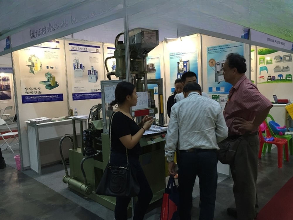 PP Dual Color Knife Handle Vertical Plastic Injection Molding Machine JTT-550 2V-3R