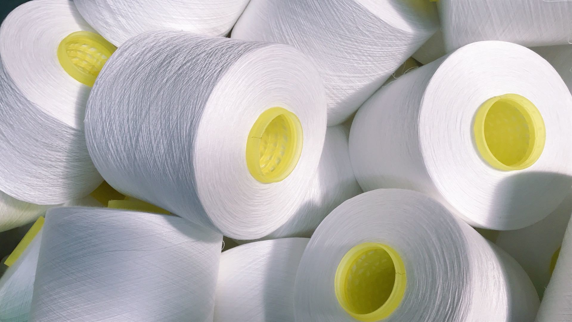 High Tenacity Virgin White Polyester Yarn AA GRADE Evenness for industrial sewing thread