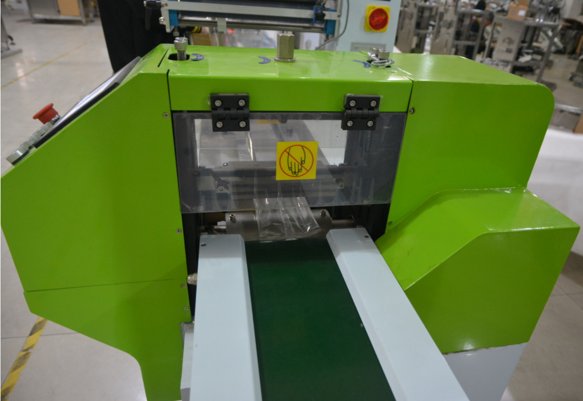 Foods Vegetable Fruits Flow Wrap Packaging Machine CE SGS ISO9001