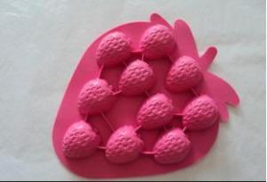 Quality Small Reusable Silicone Ice Trays Sweetly Strawberry Shaped For Easter / Christmas Party wholesale