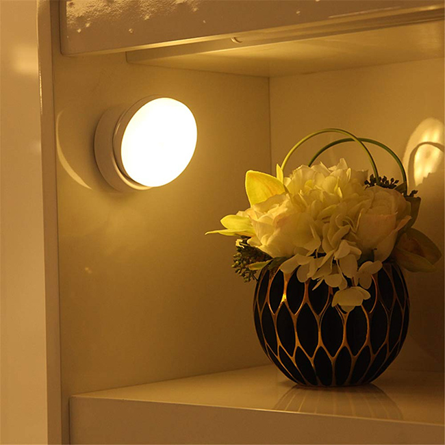 Eco Friendly Small Night Light Lamps Induction Operated Portable Closet Automatic 360 Degree