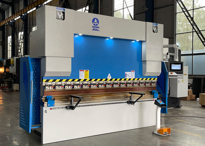 WE67K-250T3200MM Large Sheet Metal Processing Equipment Bending Machine Light Pole Bending