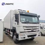 Sinotruk HOWO Euro2 6x4 Refrigerated Delivery Van Beverages Drinks