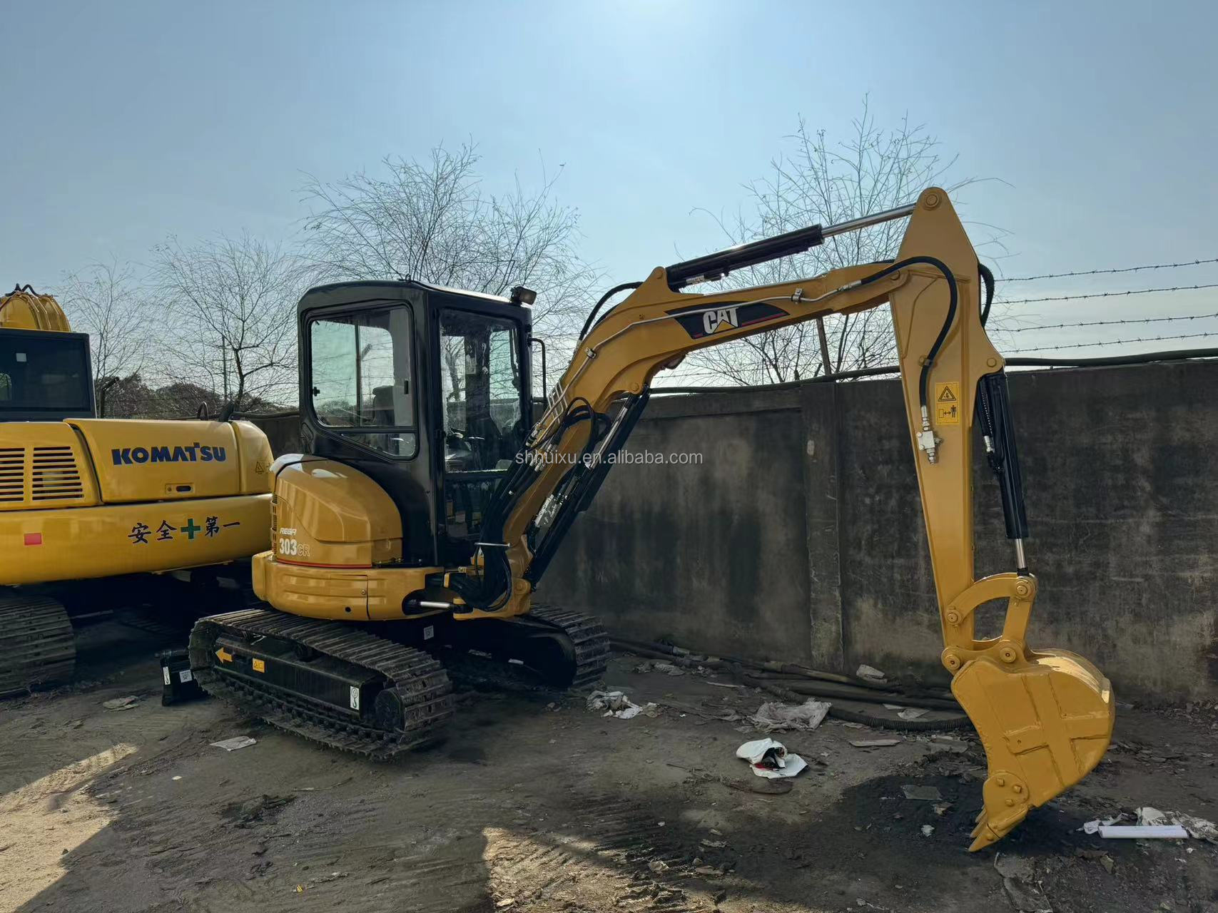 Factory Price used excavator cat303 mini used excavators CAT 303 on sale