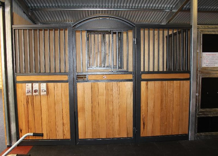 Sliding Door Customized Wooden Horse Stable Bamboo Material Horse Stall