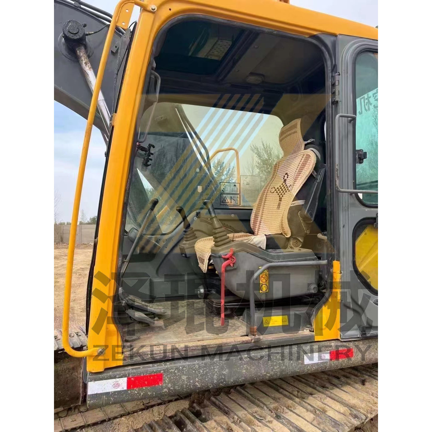 Earth Moving Machinery Used Volvo EC140 Excavator with in by Other Hydraulic Valve