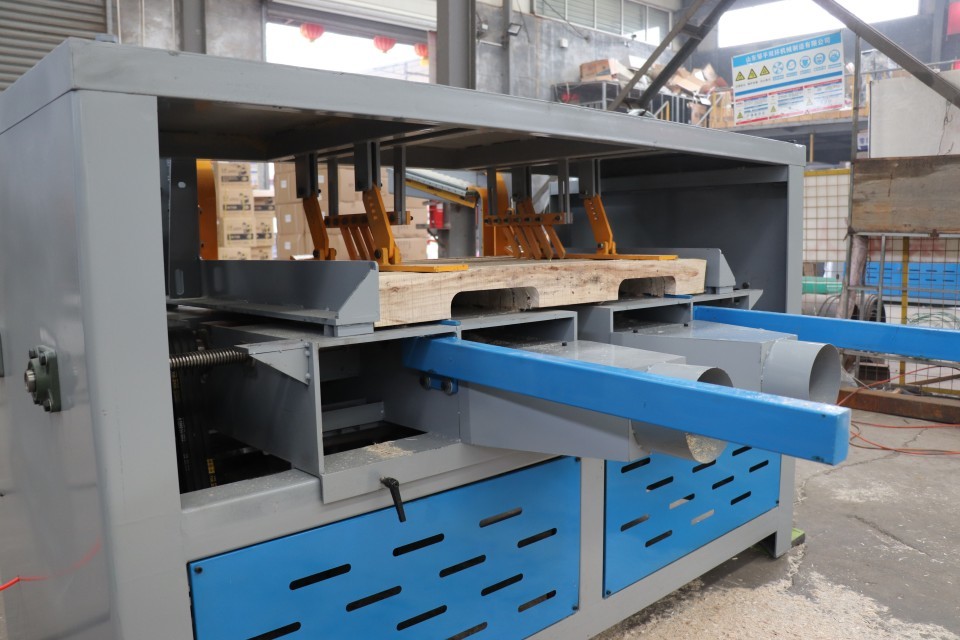 Hot Selling Automatic Wood Pallet Making Machine Europe Stringer Pallet Nailing Machine For Farms At Competitive Price