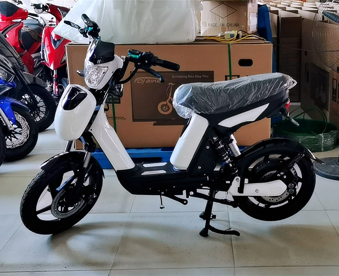350W EEC Street Legal Electric Scooter With COC L1e-A Certificates