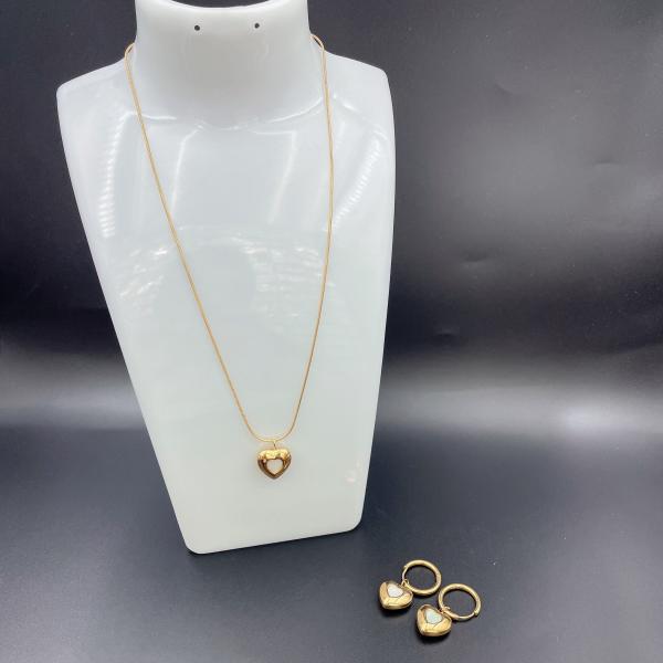 Gold Color Stainless Steel Earring ,Necklace , Bracelet Sets with shell For Lady