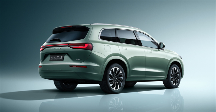 HUA-WEI AITO M7 M5 Second Hand Electric Hybrid Energy Vehicles with 195KM Pure Electric Range and 7.8s Acceleration Time
