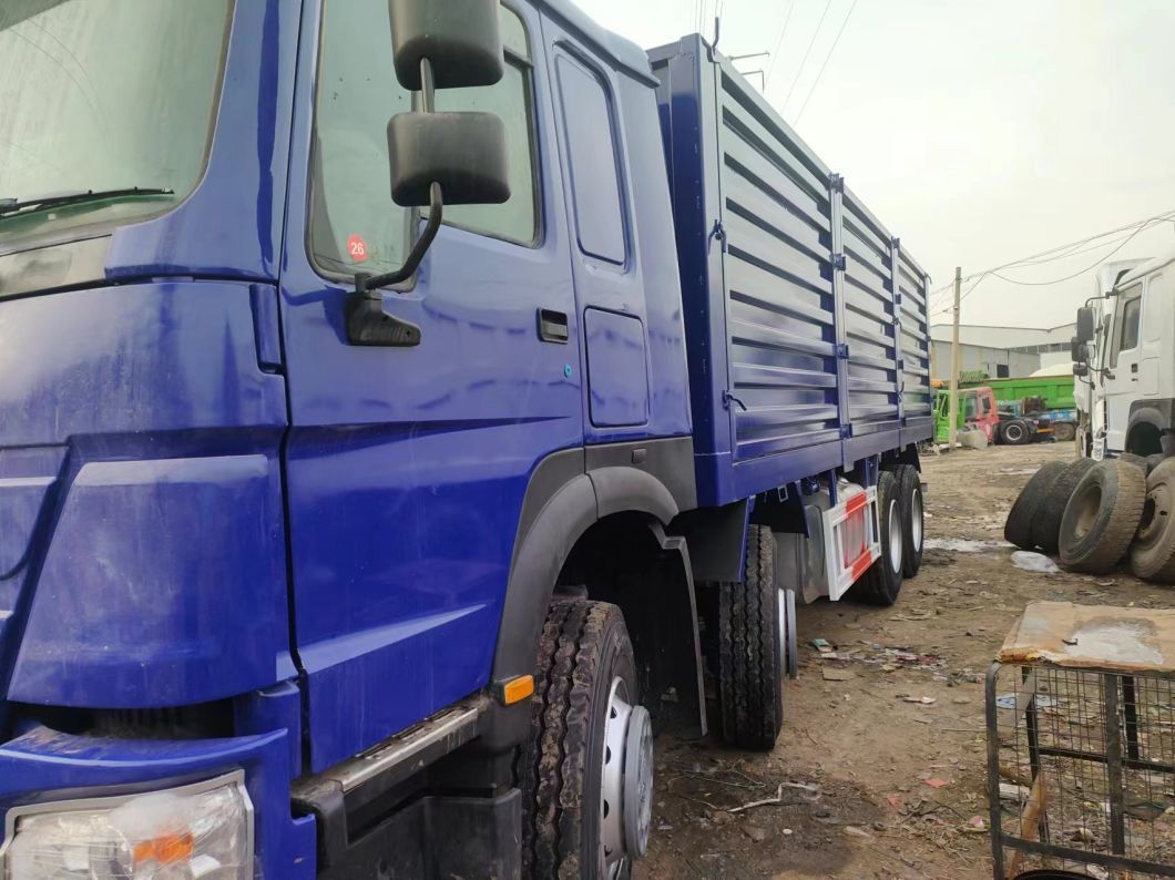 Sinotruck HOWO blue 8*4 Box Truck Secondhand Truck 10tires