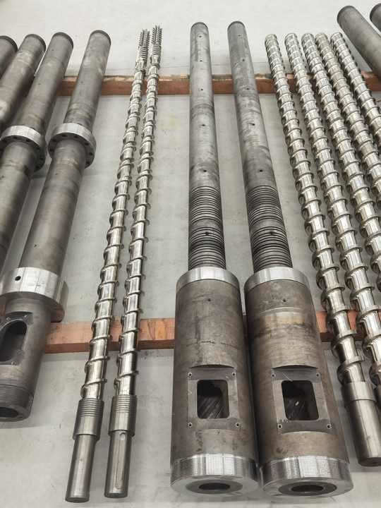 Single Screw And Barrel For Extruder Machine / Extruder Screw Barrel Diameter 35mm