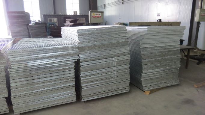 grate stair treads