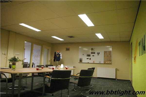 CE RoHS approved 1200mm 65w Led Linear Light with PF0.97 Isolated Driver