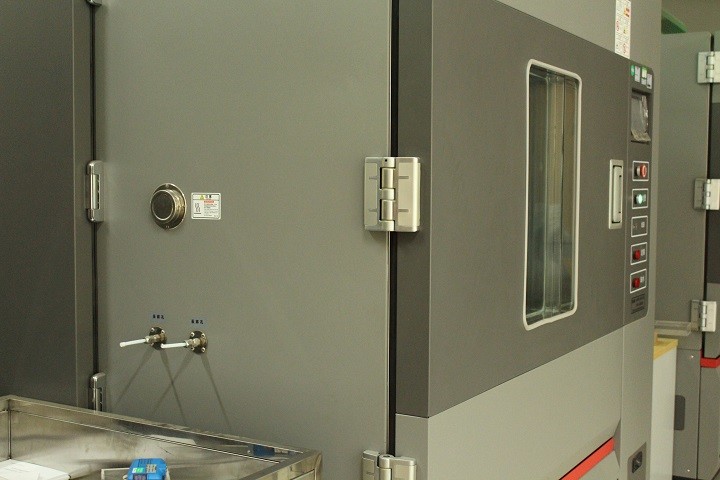 Small scale (1000L) VOC emission test chamber for wooden furniture VOC test