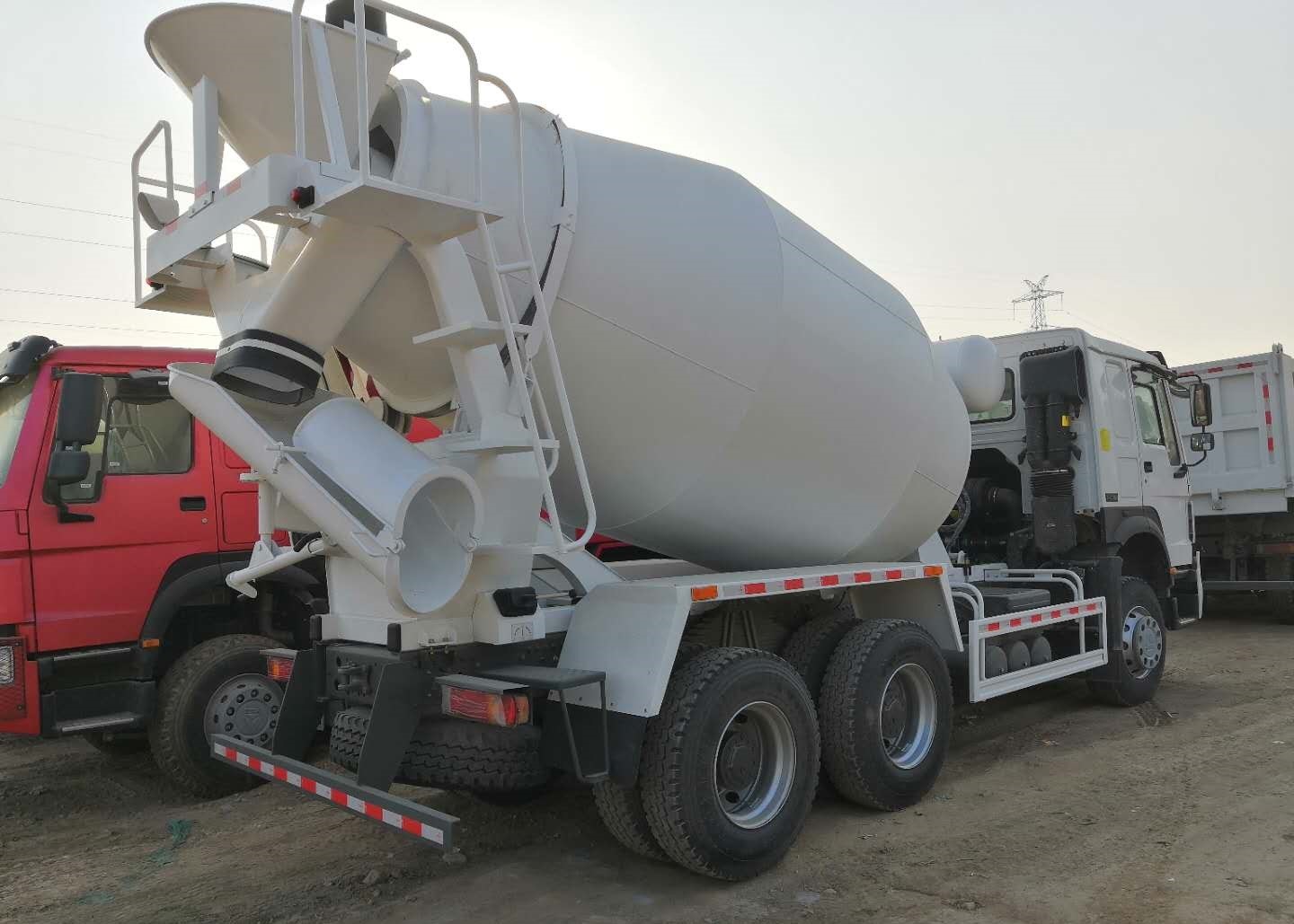 City Use 6x4 Concrete Mixer Truck For Construction , 10 Cubic Meter Cement Mixer Lorry