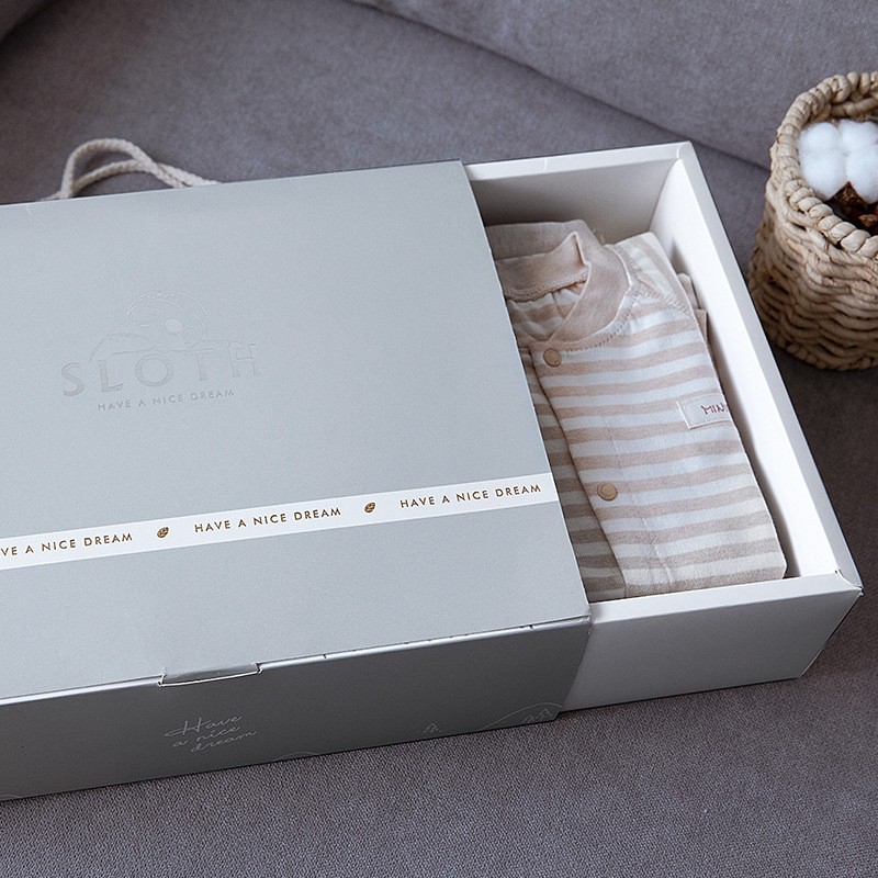 Biodegradable Baby Clothes Custom Clothing Boxes With Leather Handle