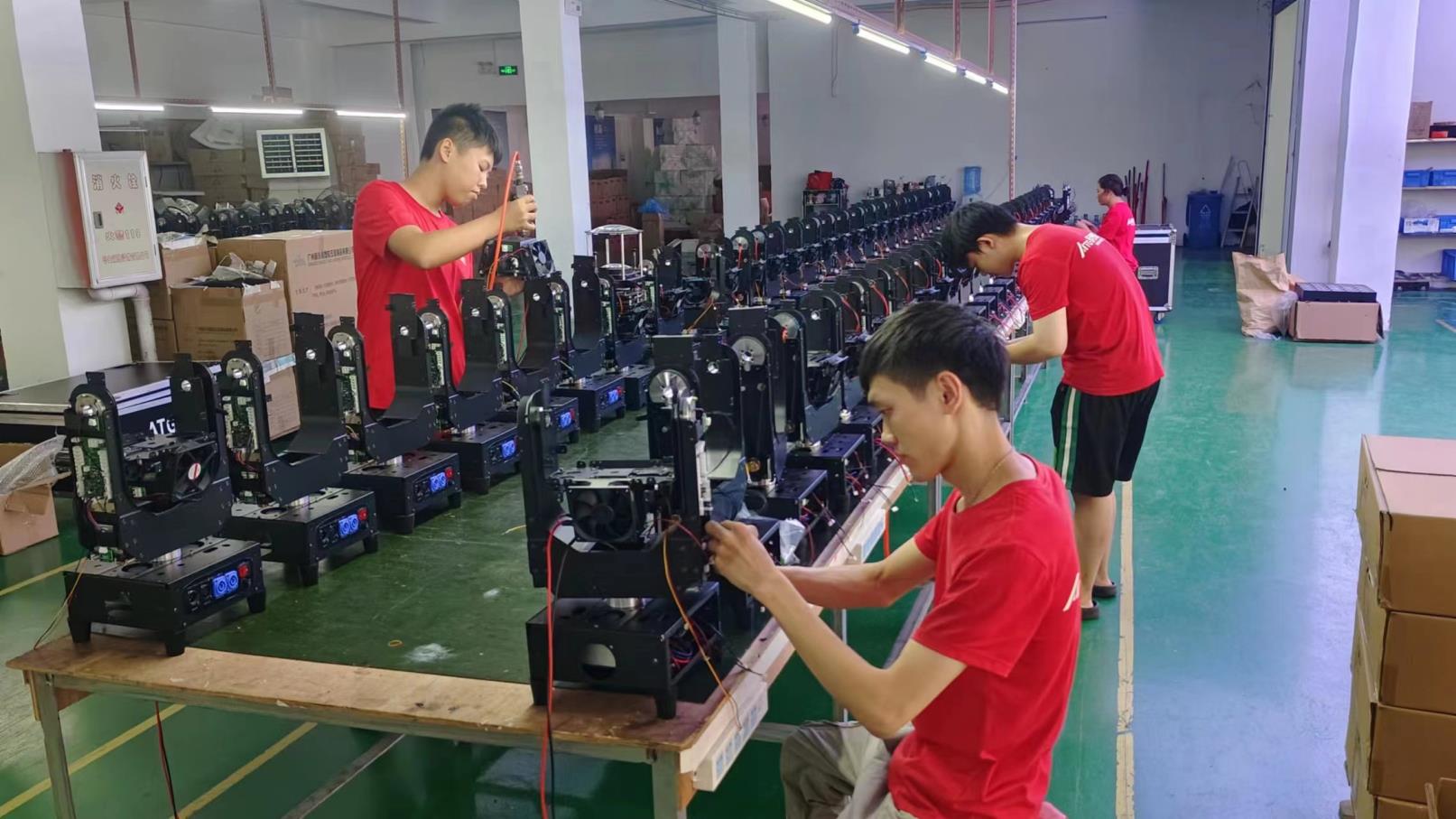 1- 200W/250W 4 Eye COB Face Light For Stage Show Video Studio 60000 Hours Working Time