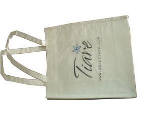 Quality OEM White Shopping Reusable Carrier Bags For Gift Packaging wholesale