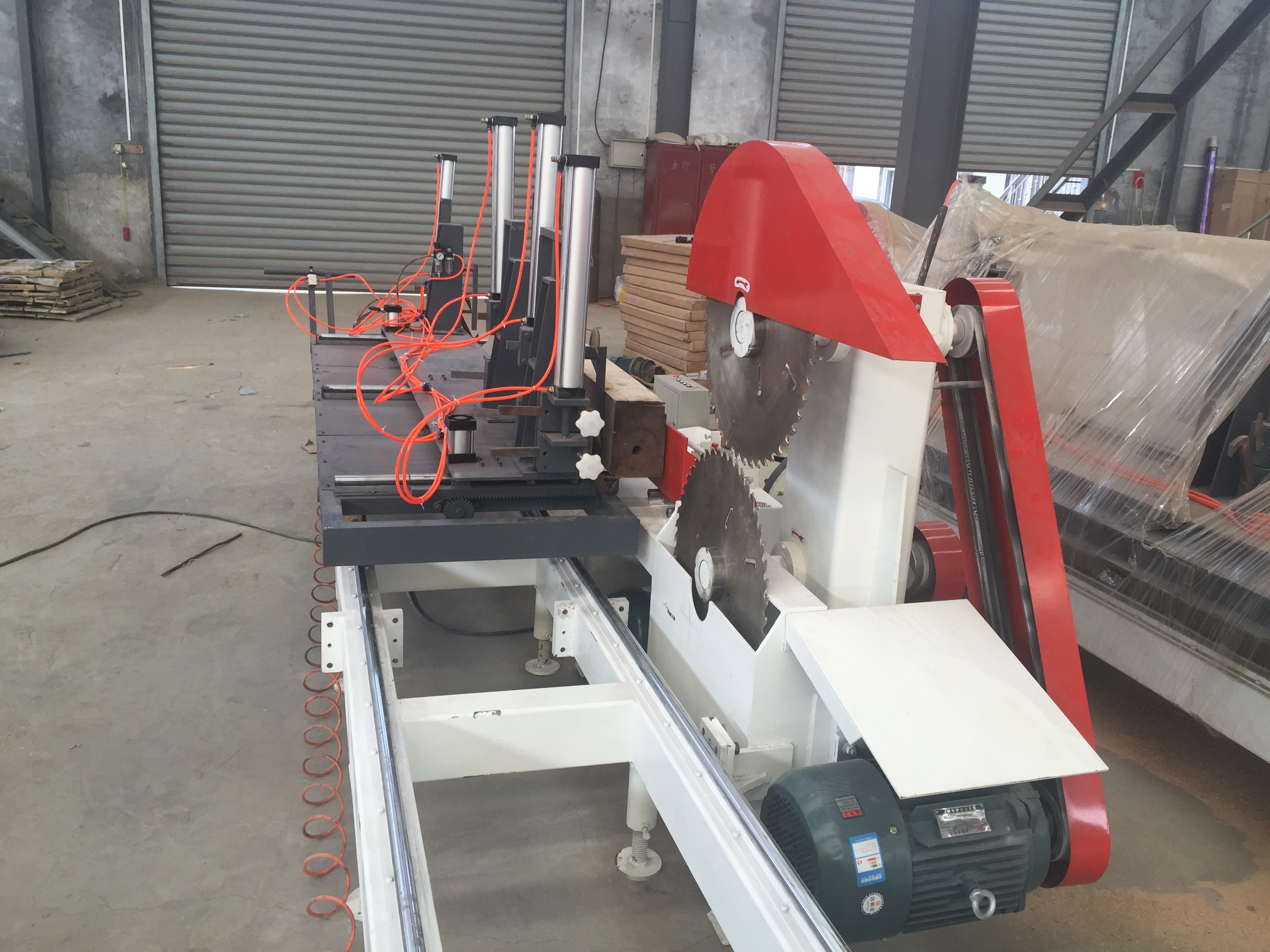2000mm Portable Swing Blade Sawmill DS2000 Swing Arm Sawmill