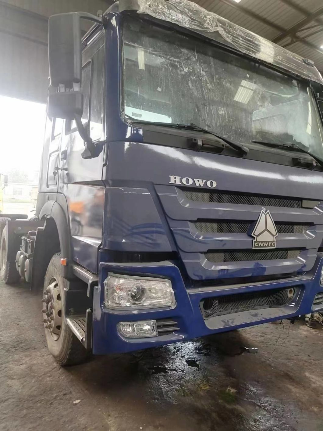 Blue Sinotruk HOWO 6*4 Tractor Truck