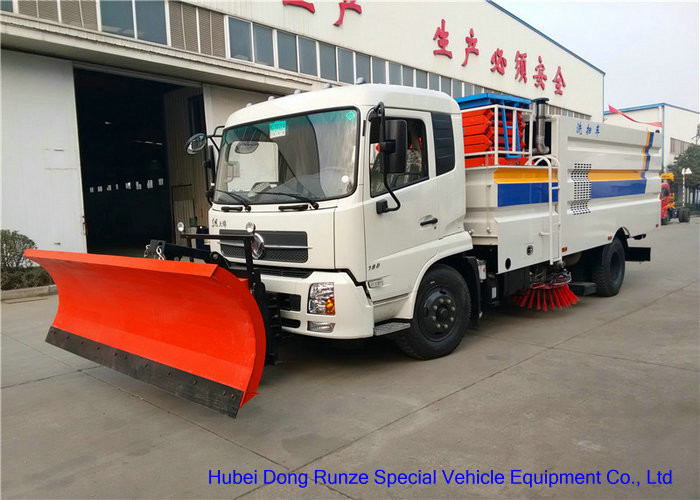 Multifunction Street Washing Truck With Hydraulic Scissor Manlift / Shovel Brushes