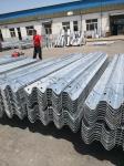 Customized Zinc Coating W Beam Guardrail for Road Safety Barrier on Q235 Q345
