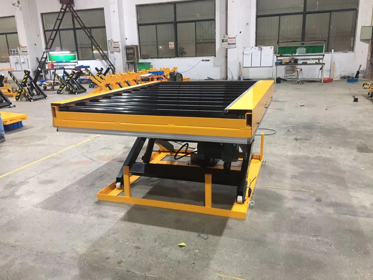 Conveyer Electric Roller Lift Table Cart 400kg Capacity 1000×2200mm