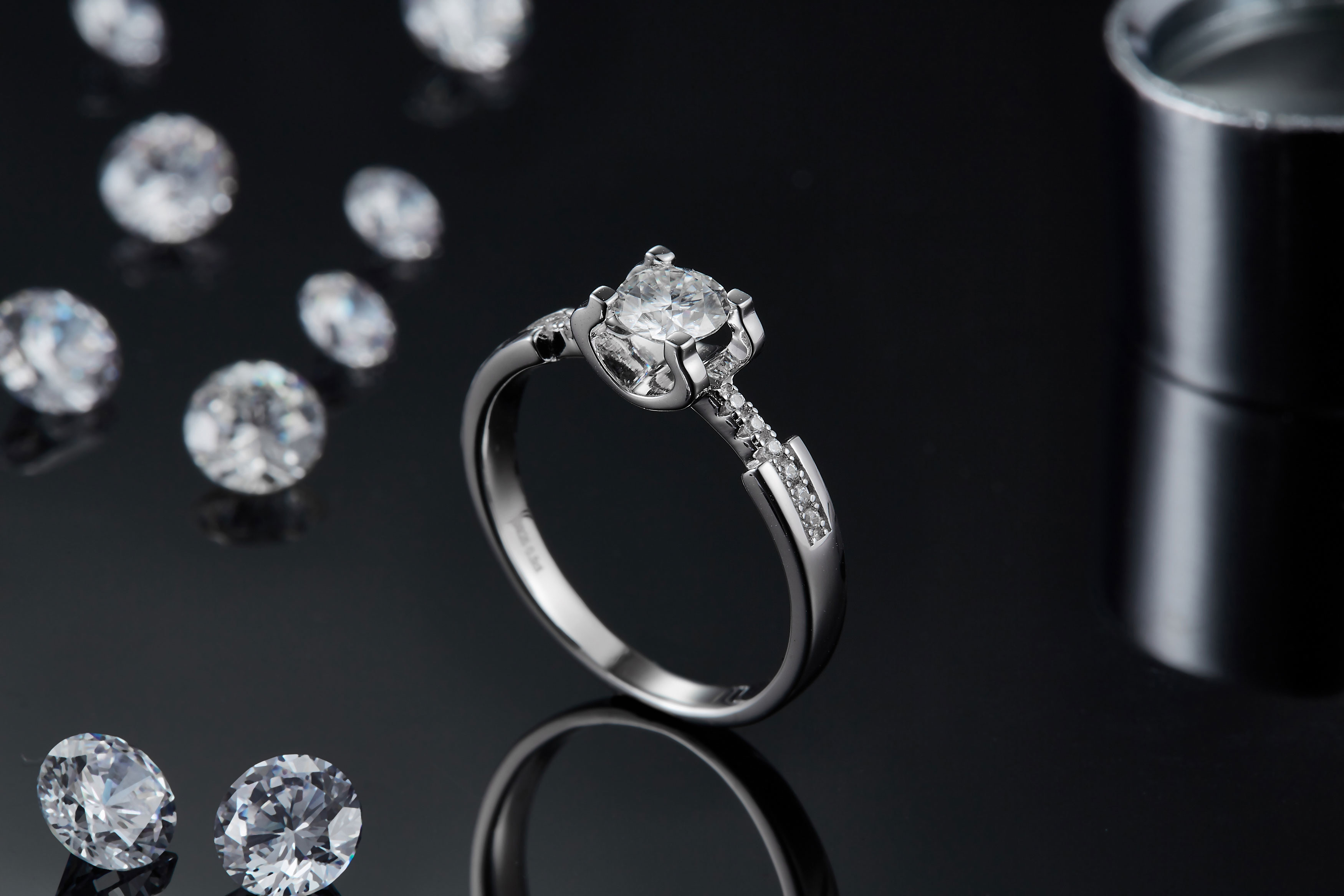 White Moissanite Diamond Minimalist Custom Sytle Wedding Ring For Women