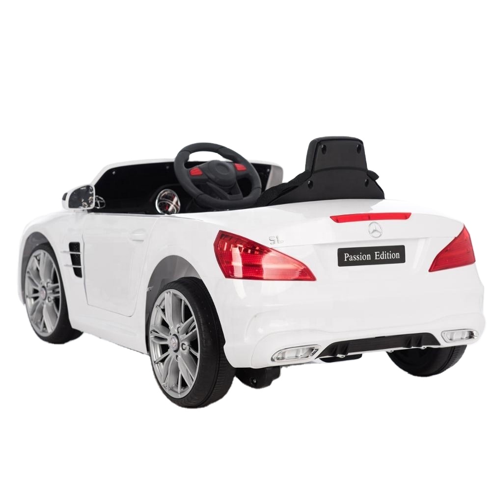2.4G R/C Baby Ride On Toy Car with 2.6 3.5KM/H Speed and LED Lights Music Function