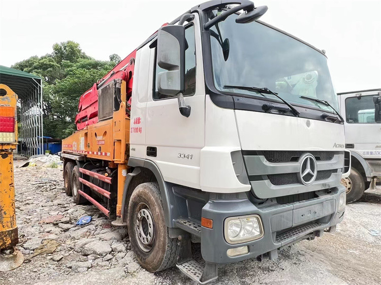 Mercedes Benz Used Concrete Trailer Pumps 32 MPa Custom Color