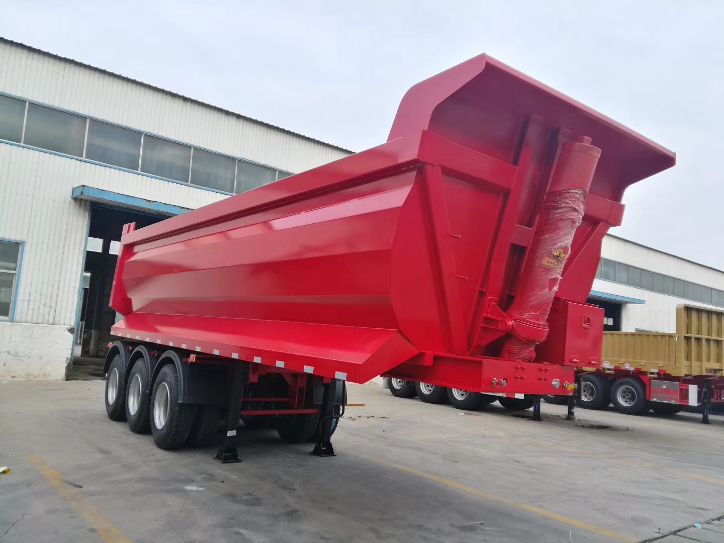 Aotong 32 Cbm 60 000 kgs Loading capacity U shape truck body End dumper trailer for farm