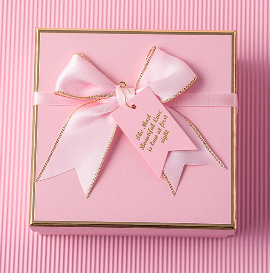 Custom Gift Packaging Box With Golden Logo for T Shirt Clothing and Scarf