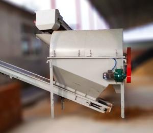 Quality GTS 1.5X2.5 Animal Feed Sawdust Vibrating Screener For Wood Chips wholesale